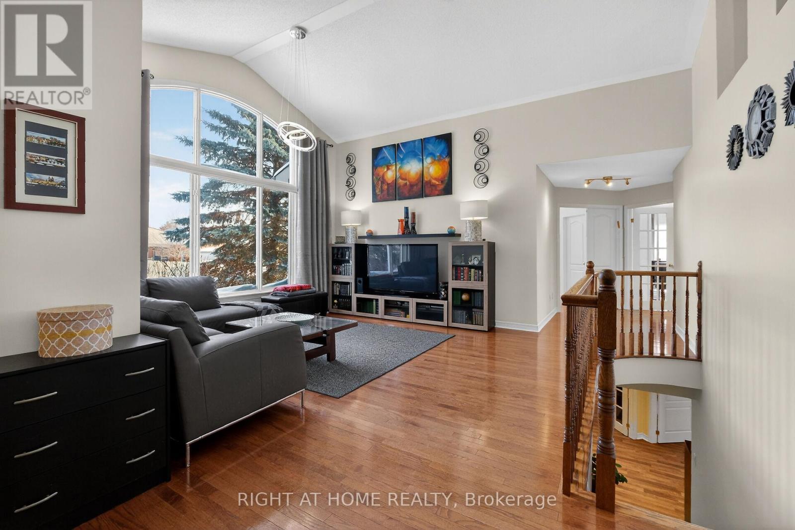 98 Waterthrush Crescent