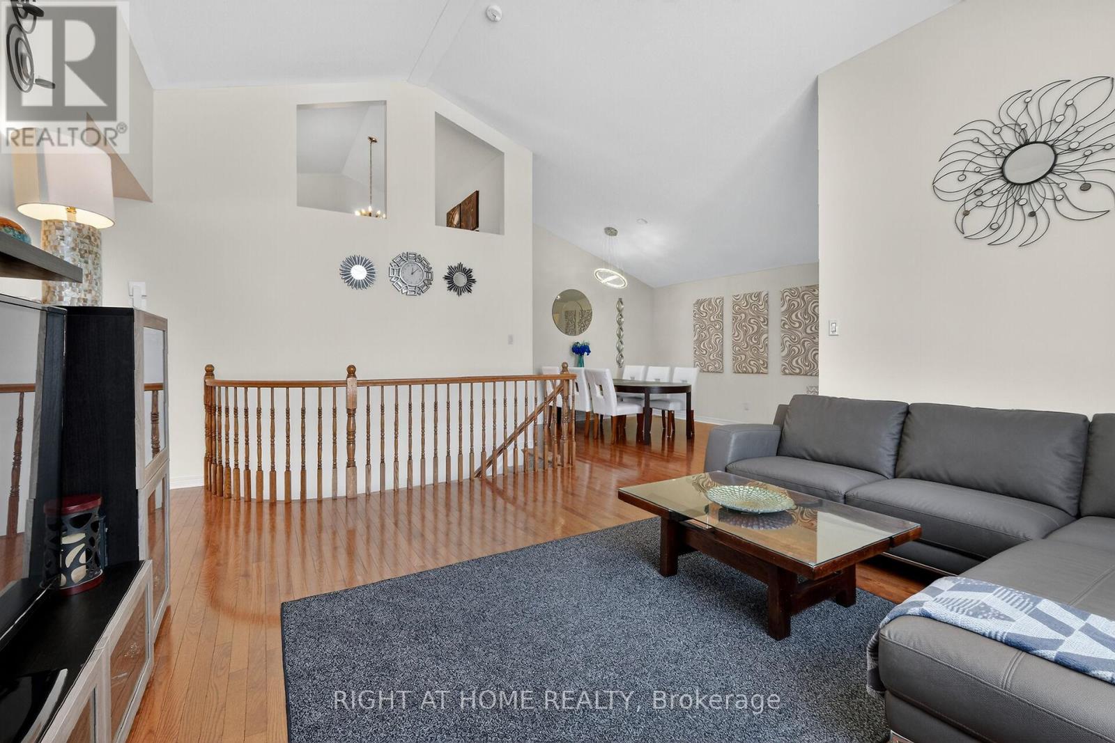 98 Waterthrush Crescent