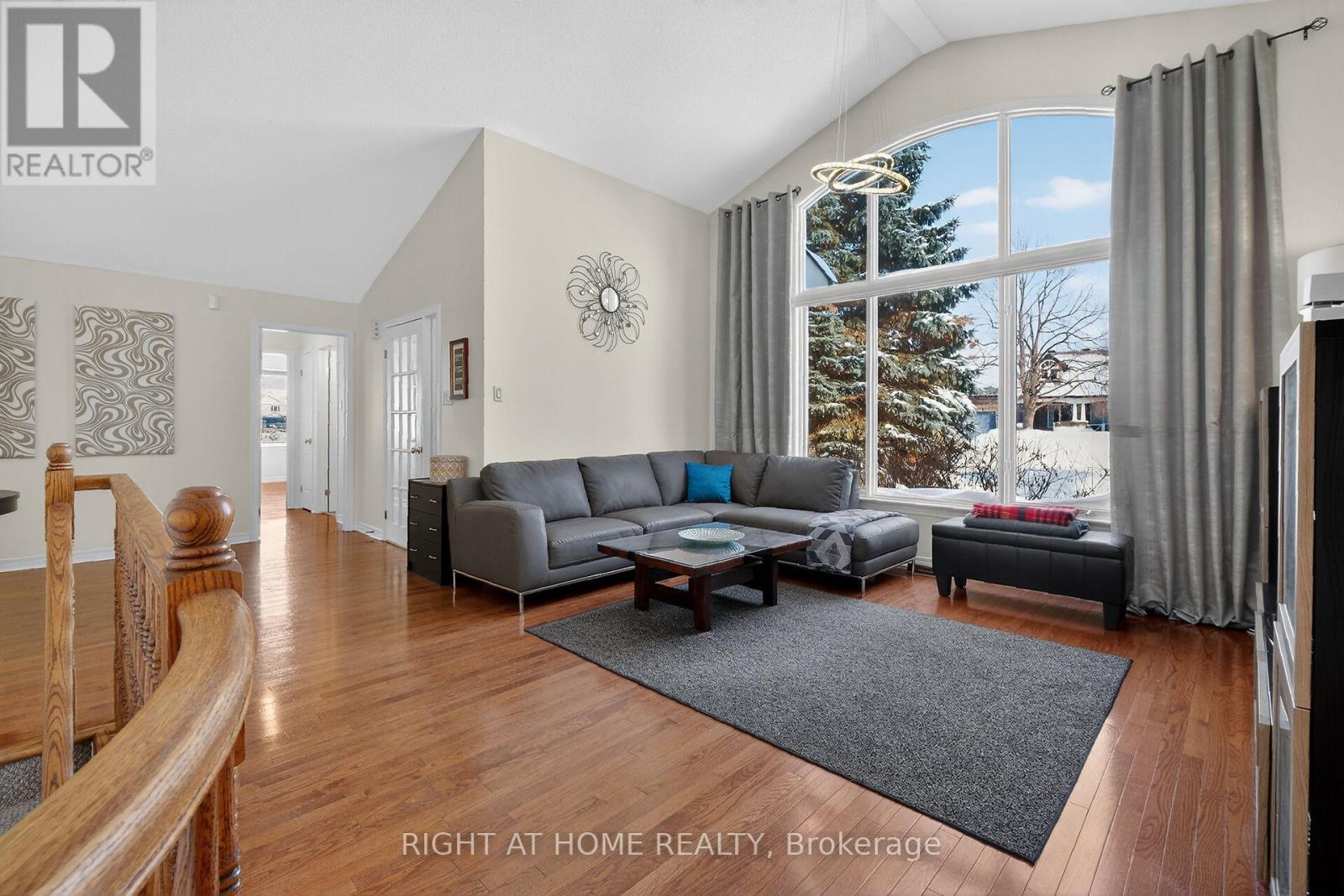 98 Waterthrush Crescent