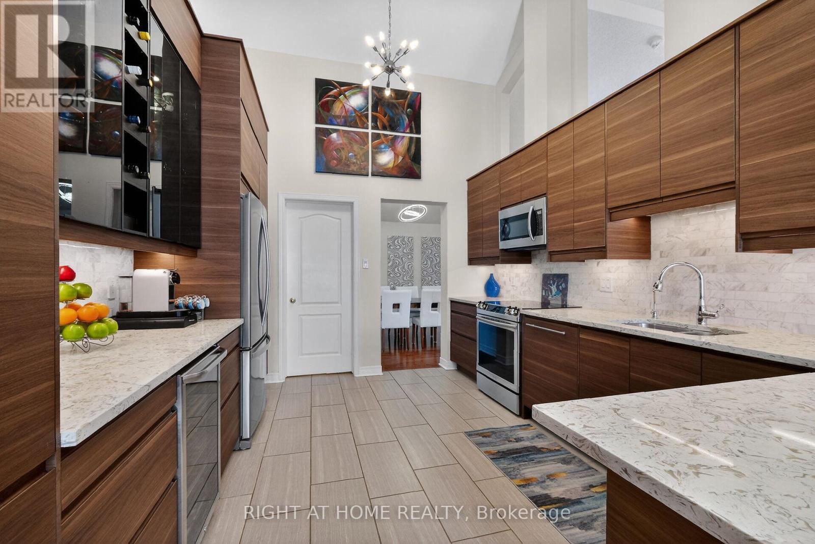 98 Waterthrush Crescent