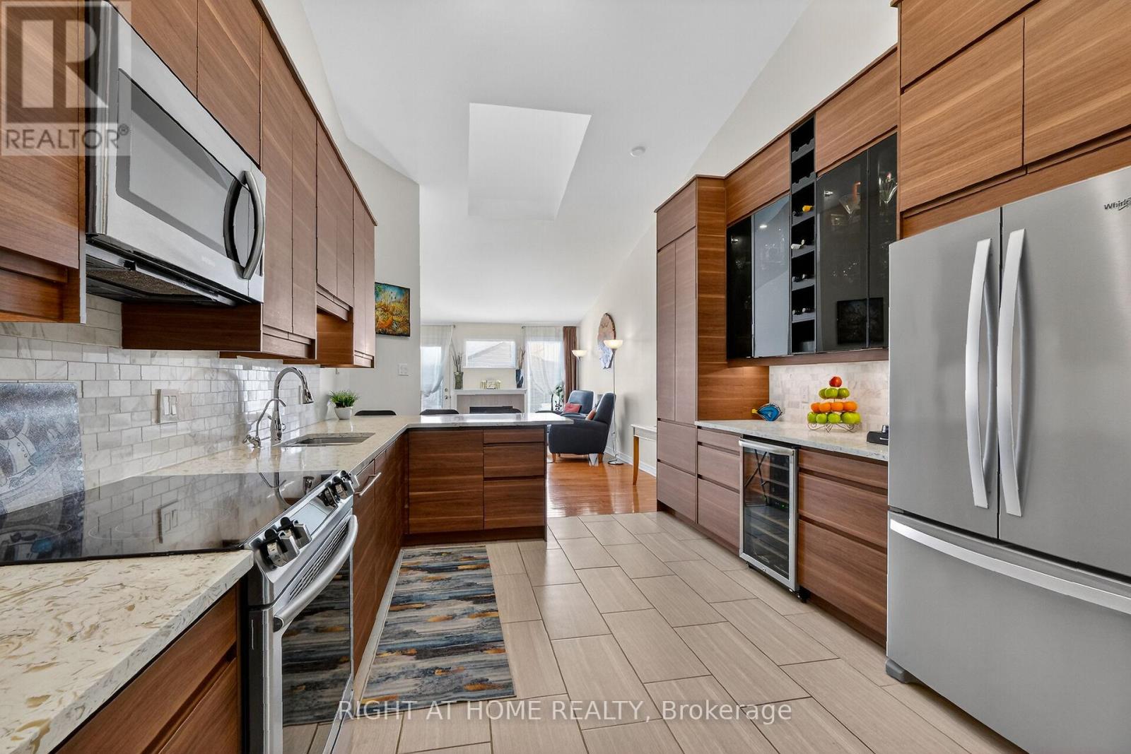 98 Waterthrush Crescent