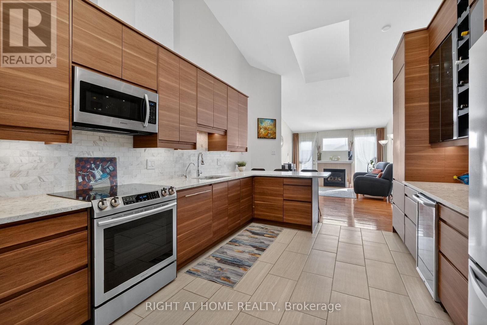 98 Waterthrush Crescent