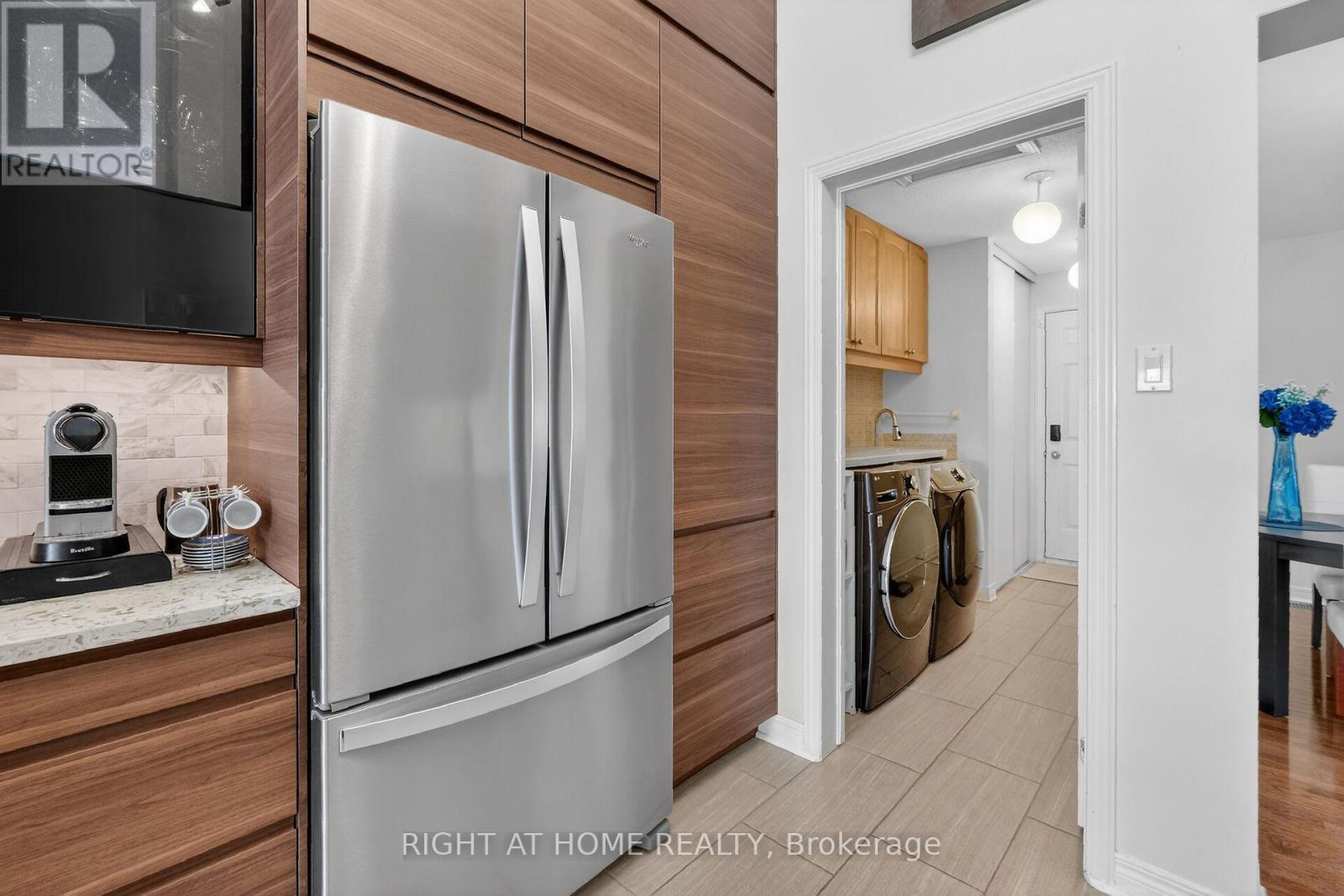 98 Waterthrush Crescent