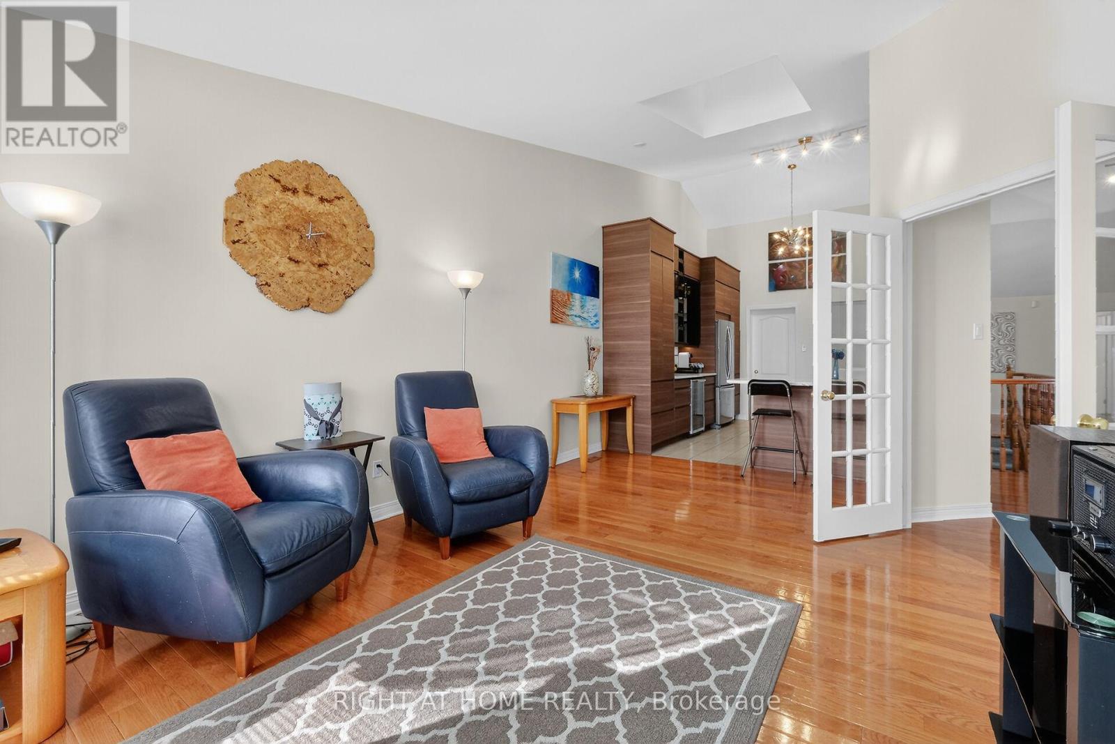 98 Waterthrush Crescent