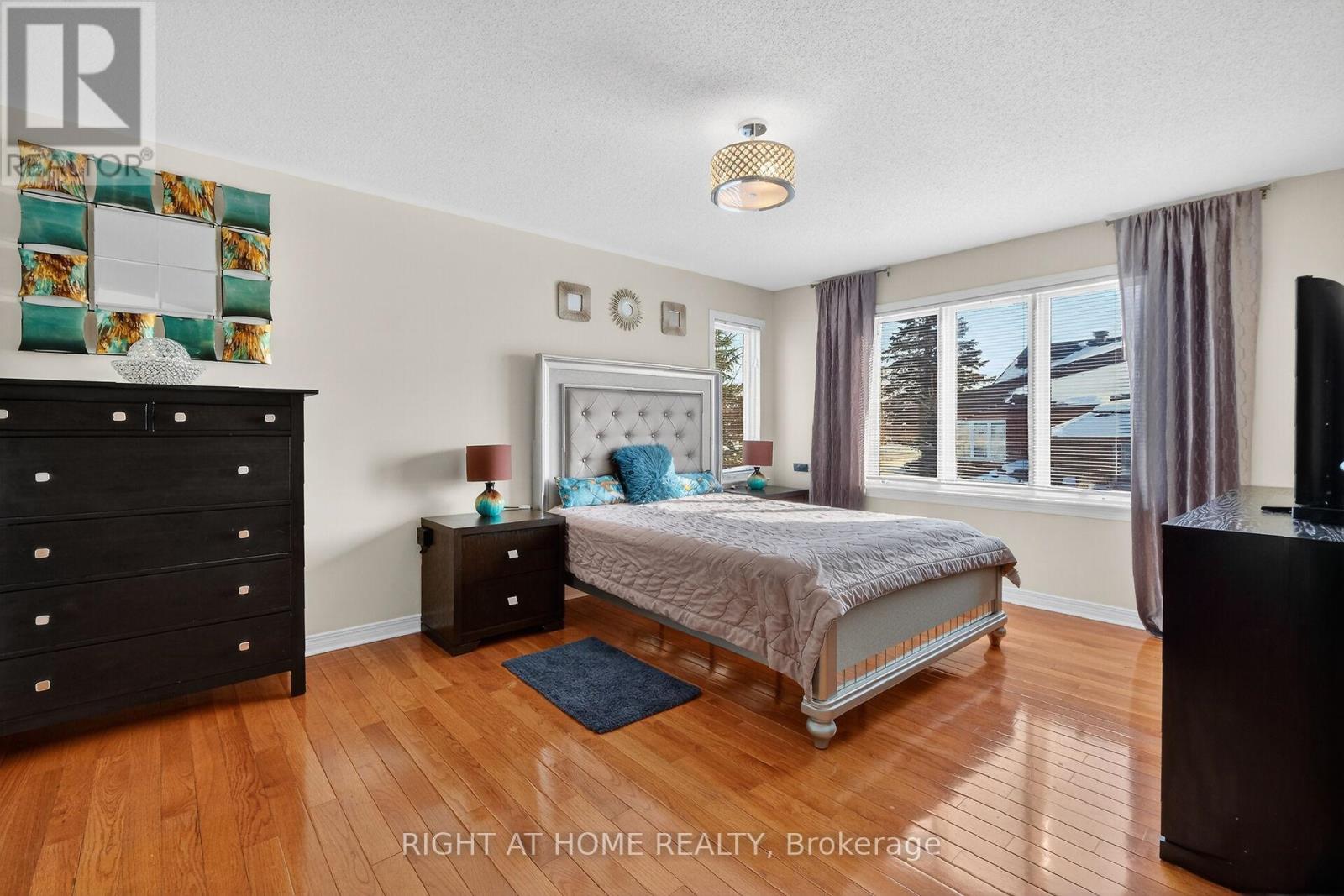 98 Waterthrush Crescent