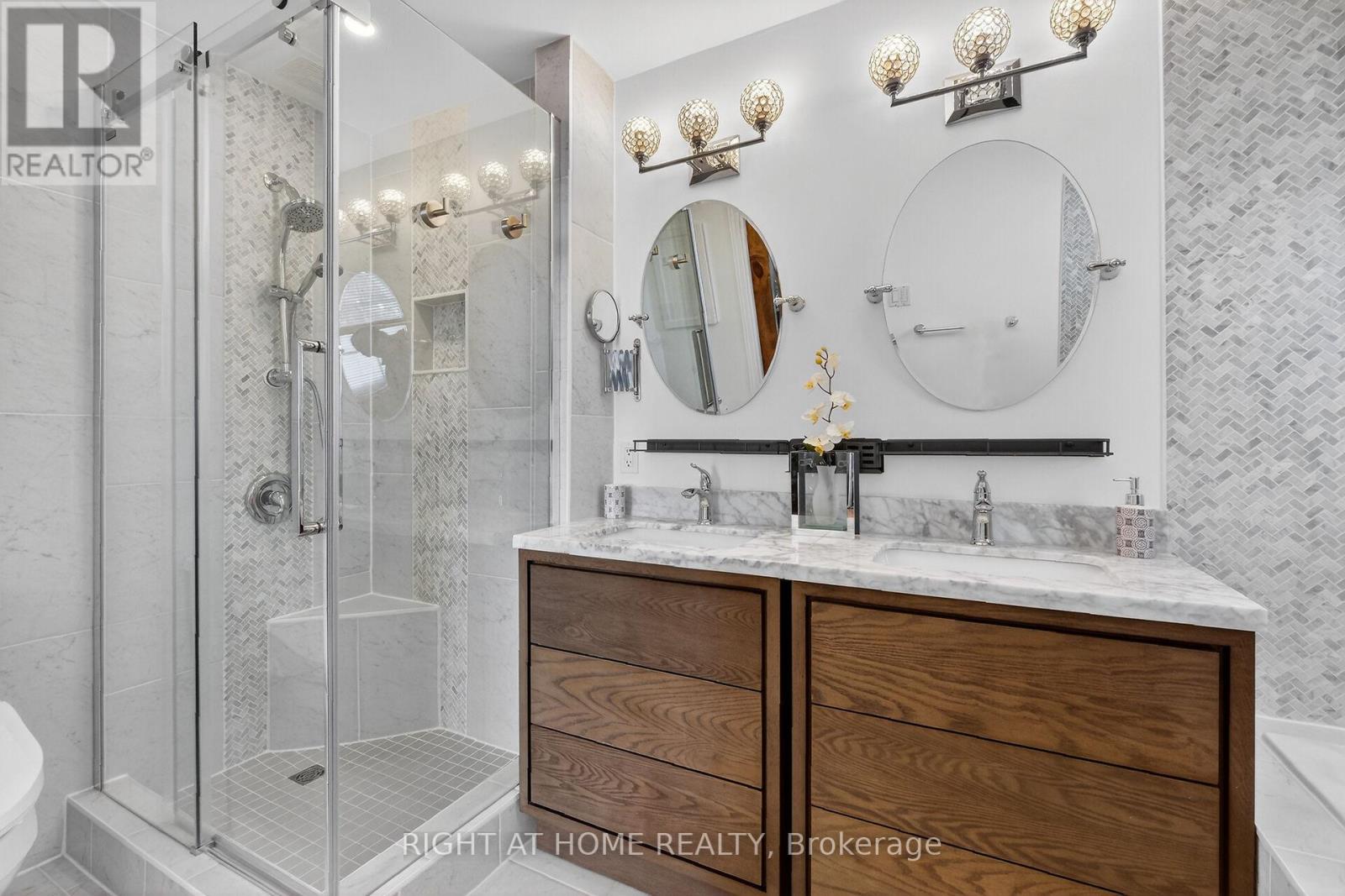 98 Waterthrush Crescent