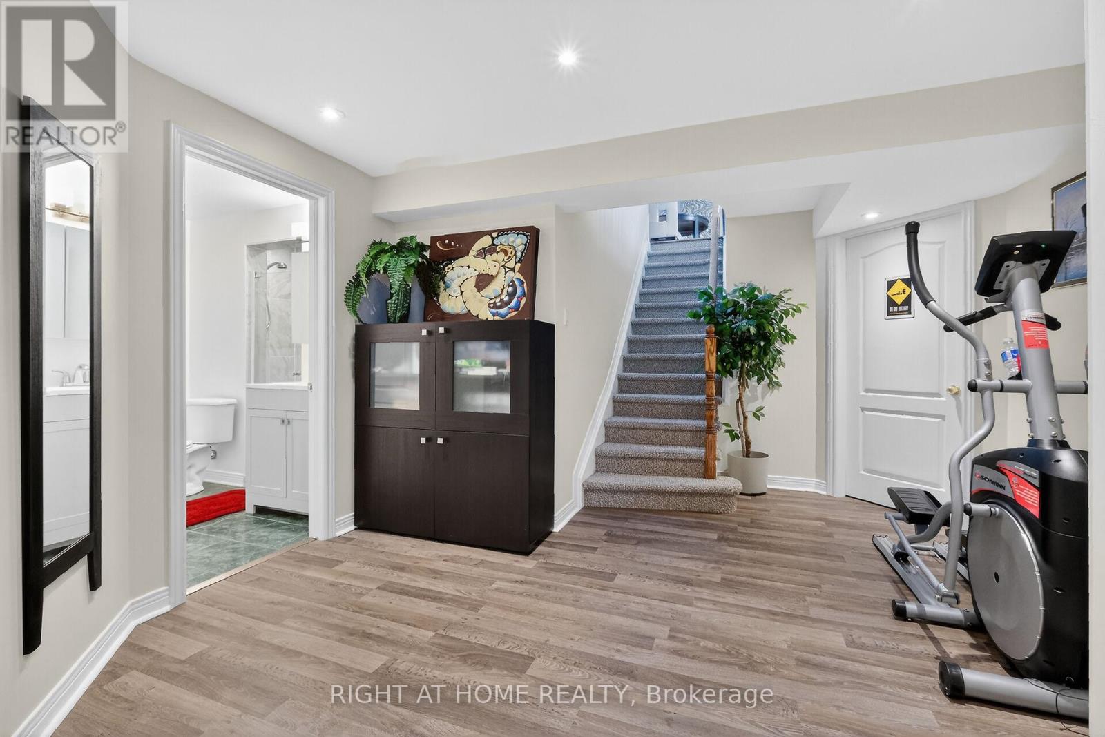 98 Waterthrush Crescent