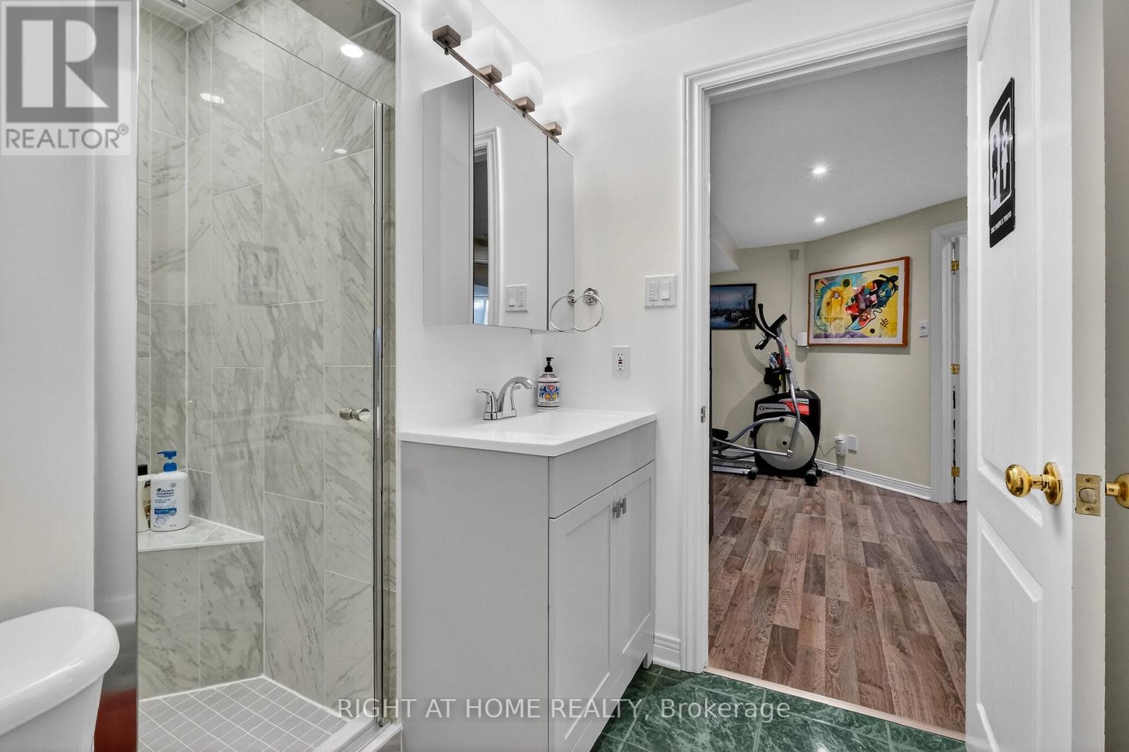 98 Waterthrush Crescent