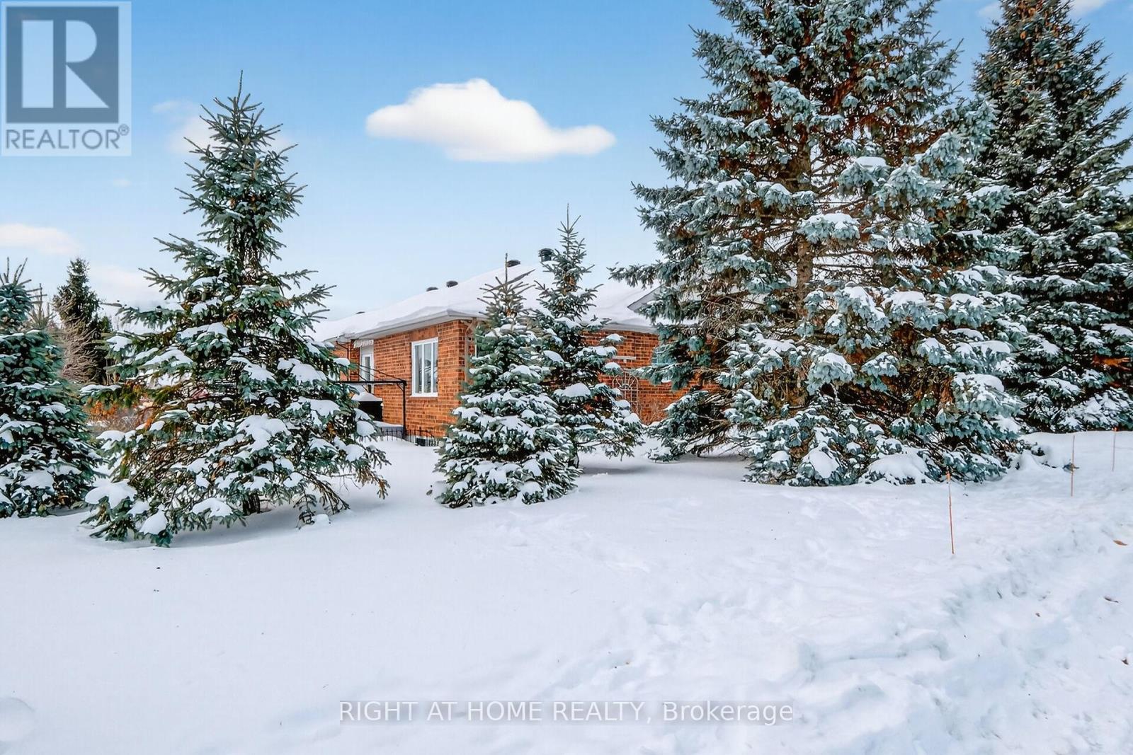 98 Waterthrush Crescent