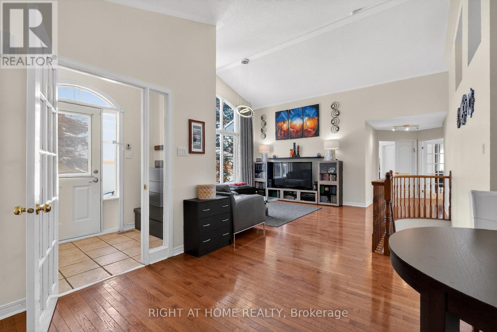 98 Waterthrush Crescent