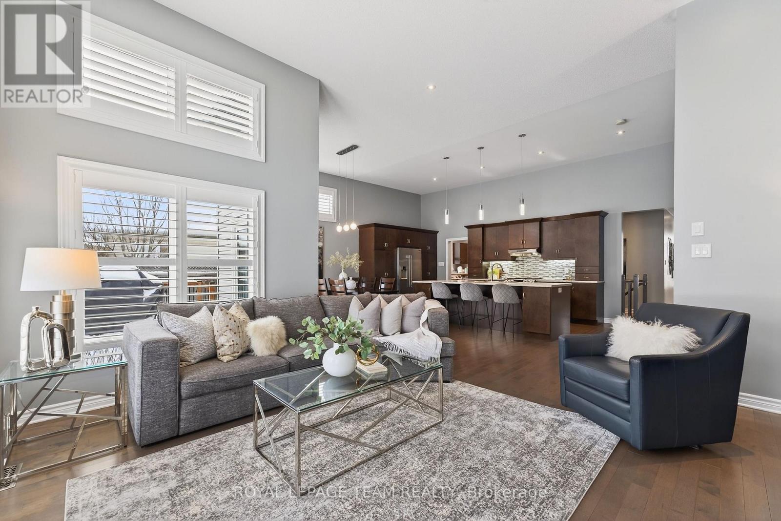 834 Rockson Crescent