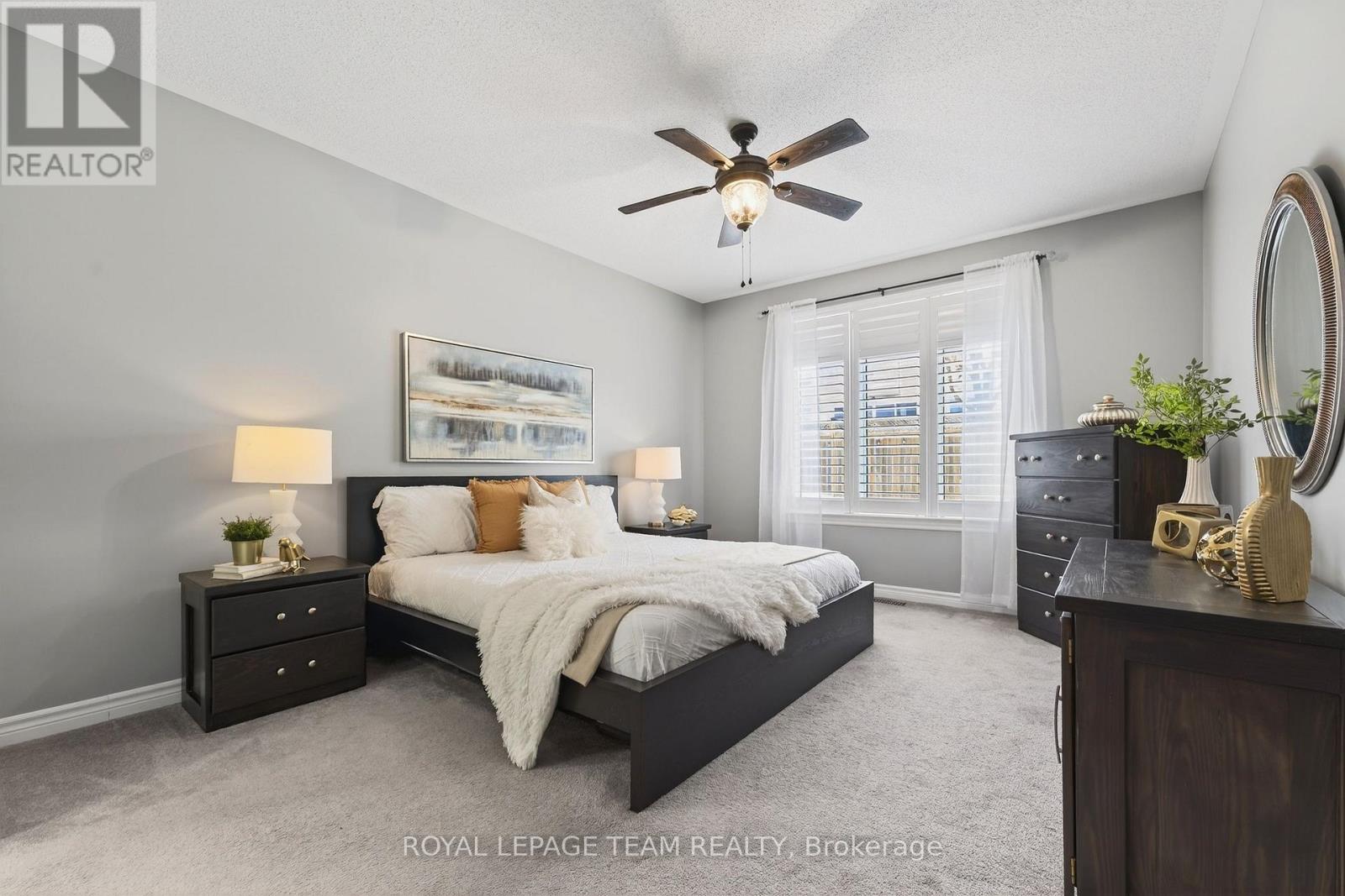 834 Rockson Crescent