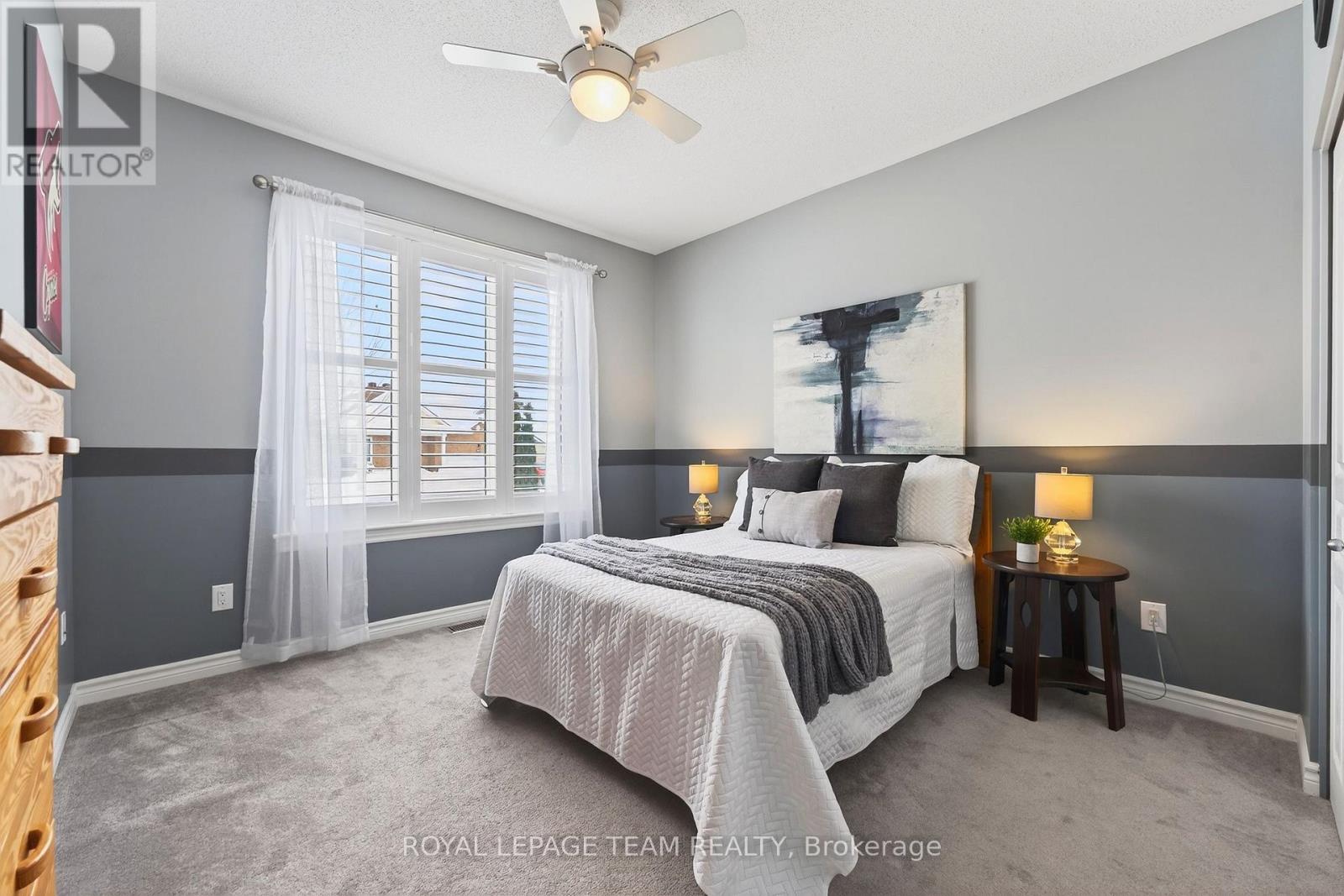 834 Rockson Crescent