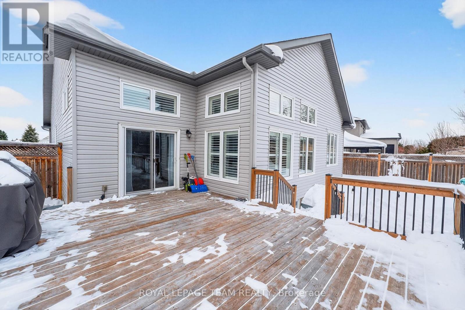 834 Rockson Crescent