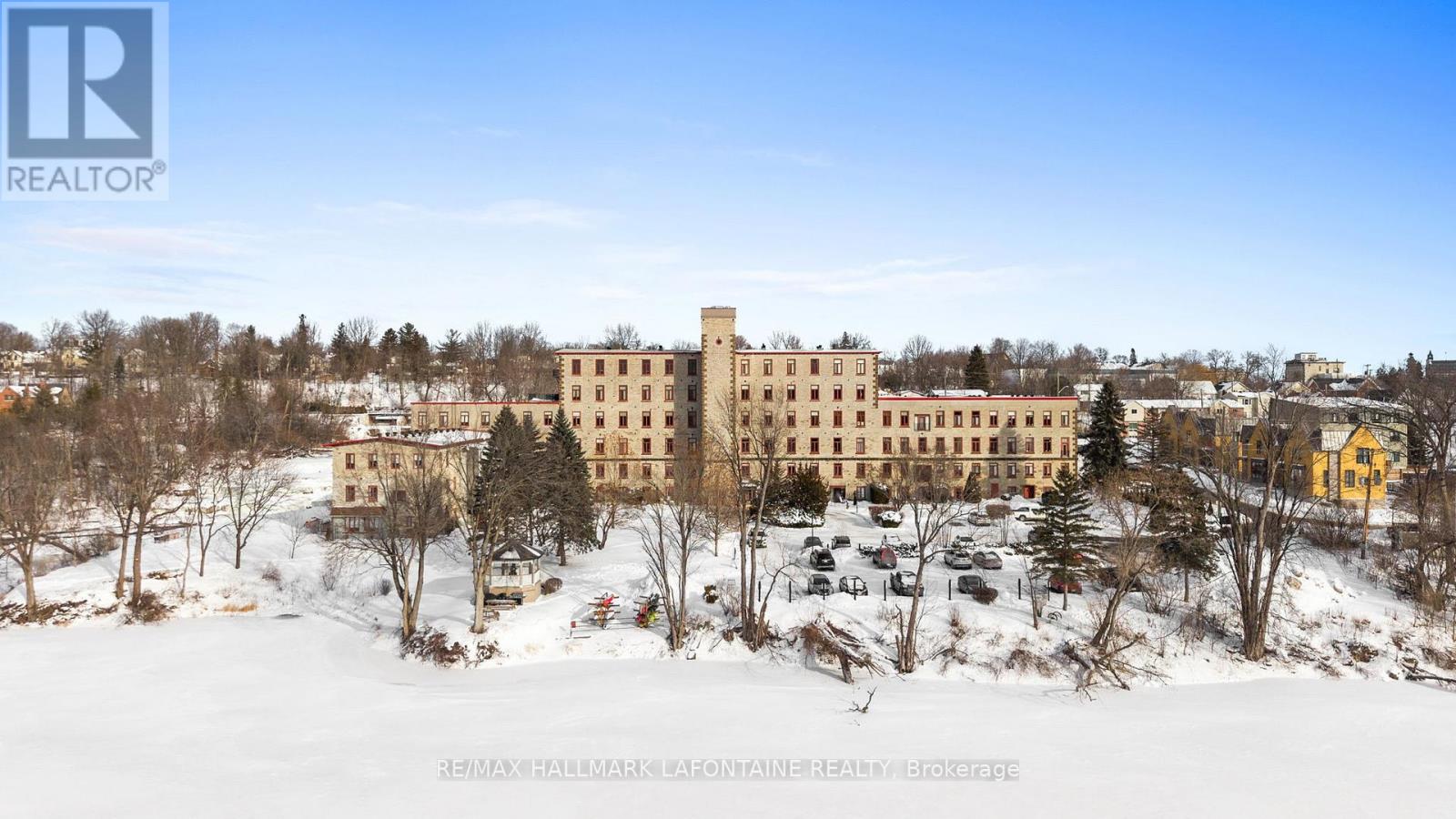 107 - 1 Rosamond Street E