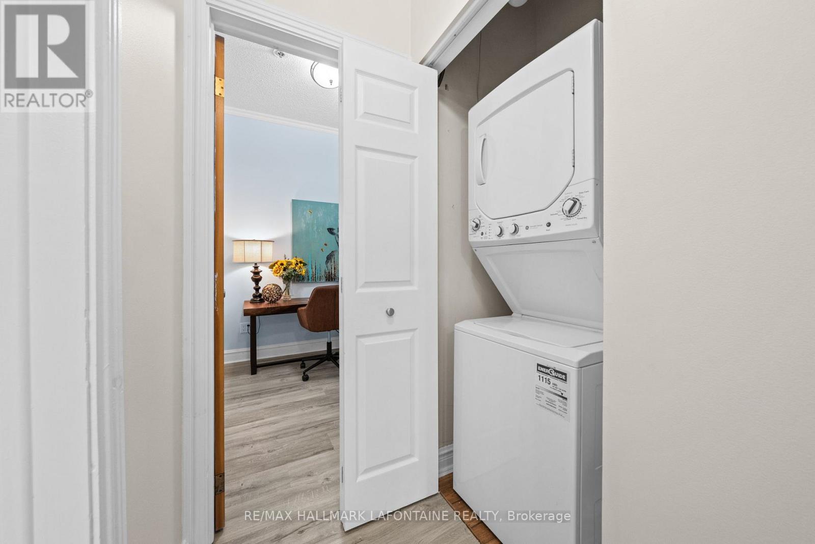 107 - 1 Rosamond Street E