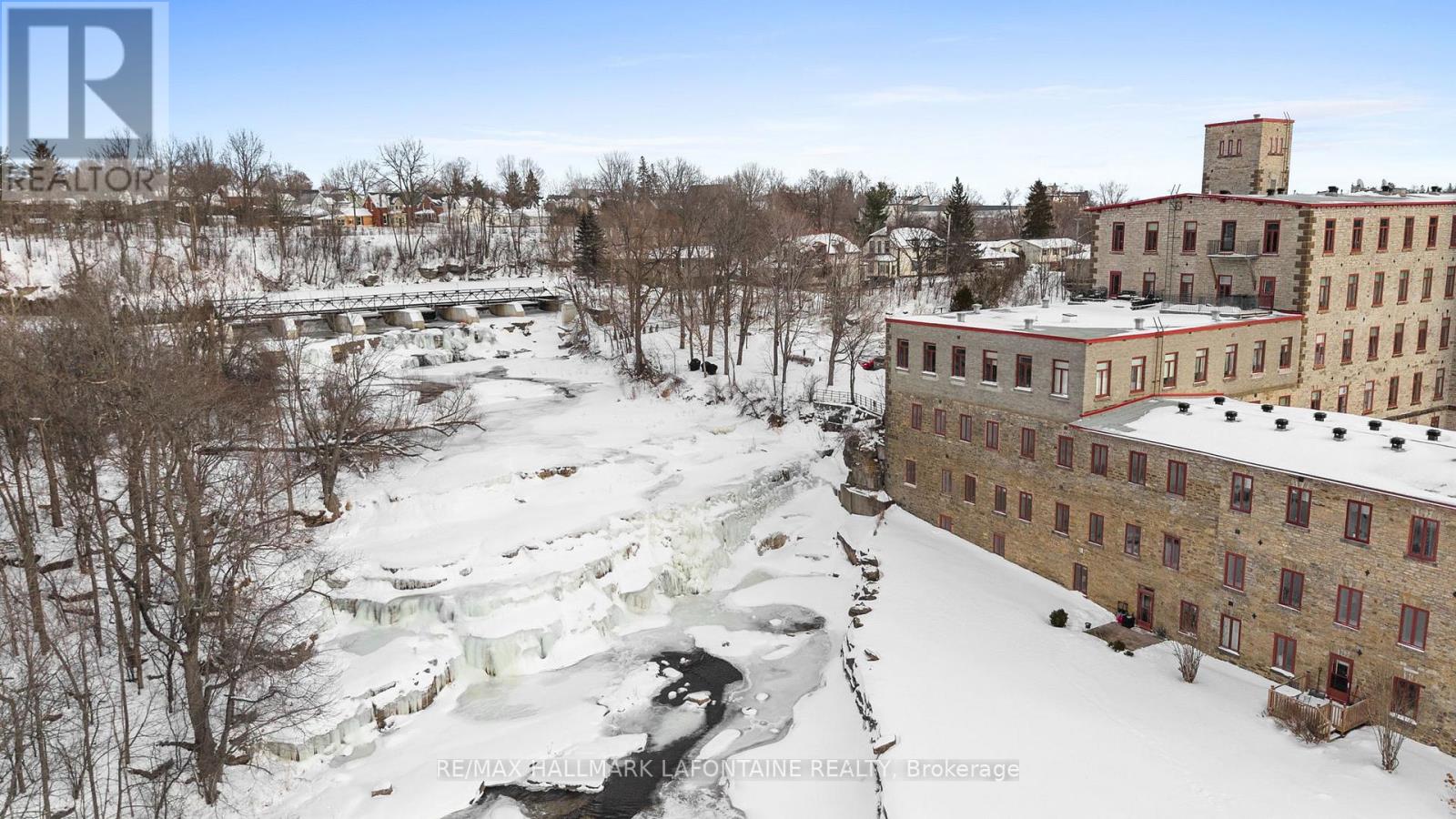 107 - 1 Rosamond Street E