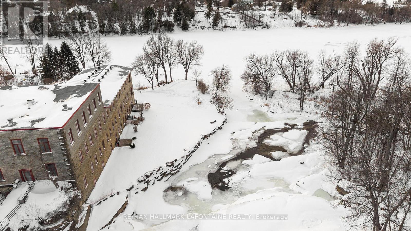 107 - 1 Rosamond Street E