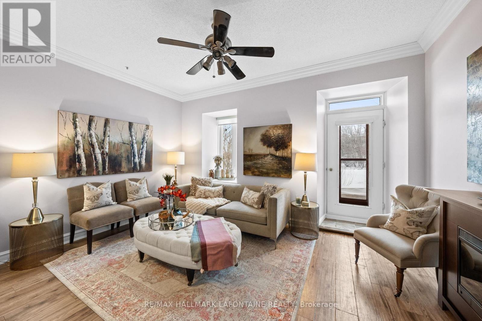 107 - 1 Rosamond Street E