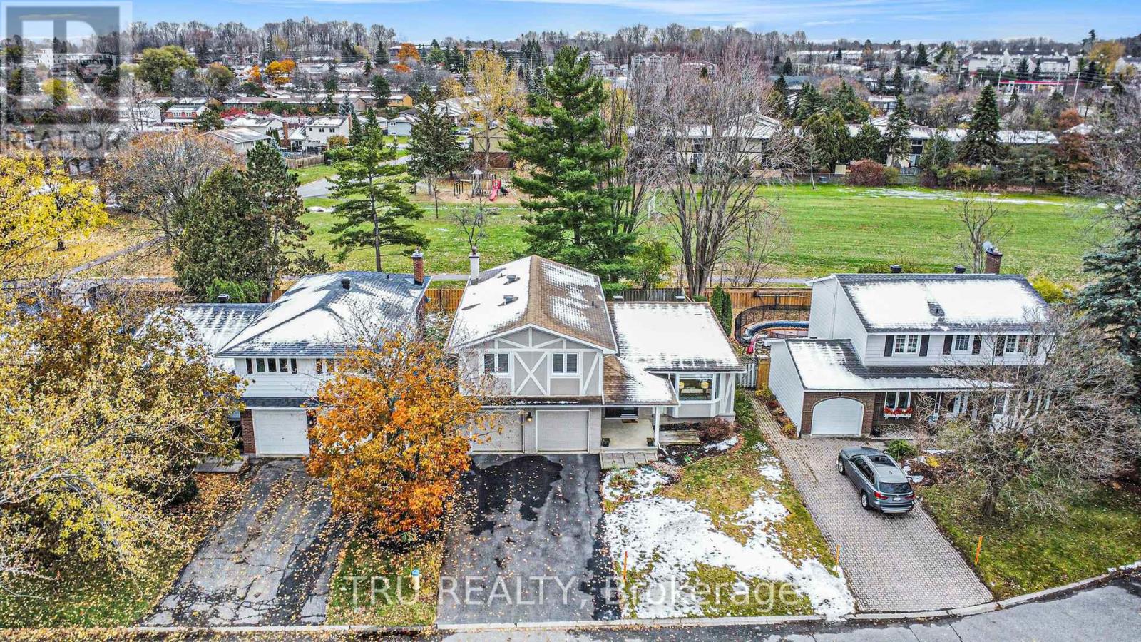 1719 Meadowview Crescent N