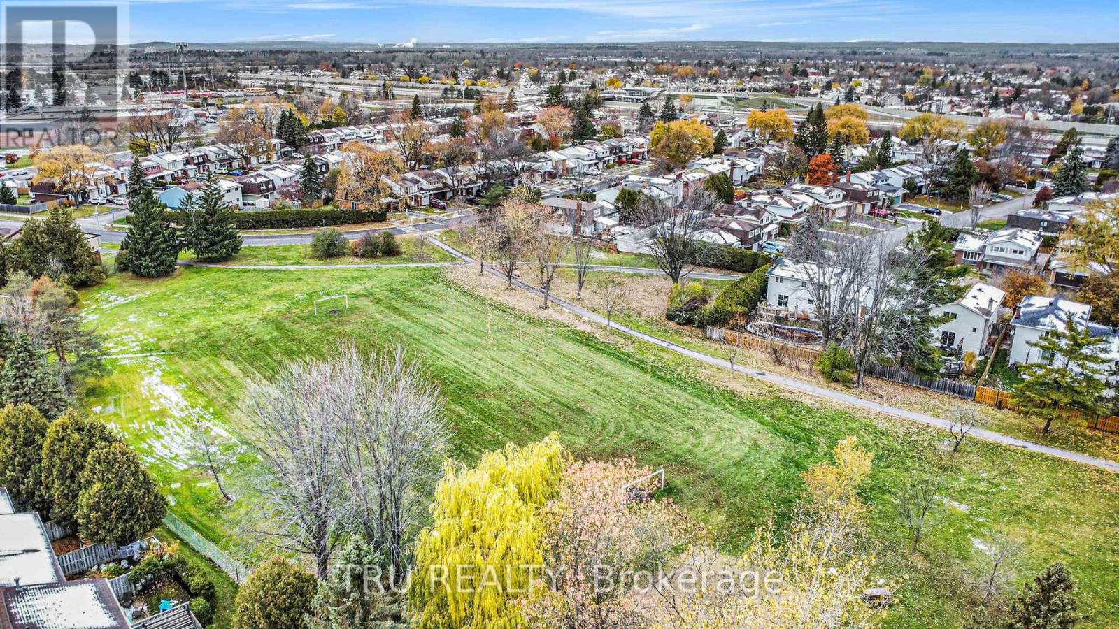 1719 Meadowview Crescent N