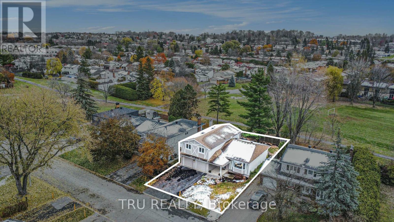 1719 Meadowview Crescent N