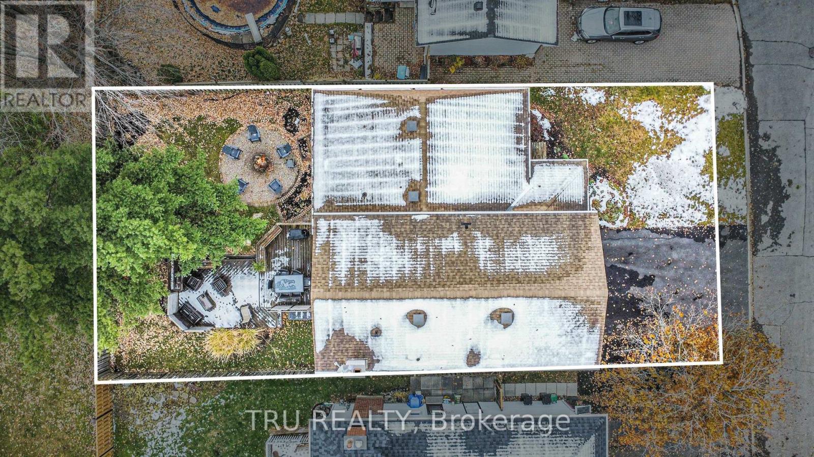 1719 Meadowview Crescent N