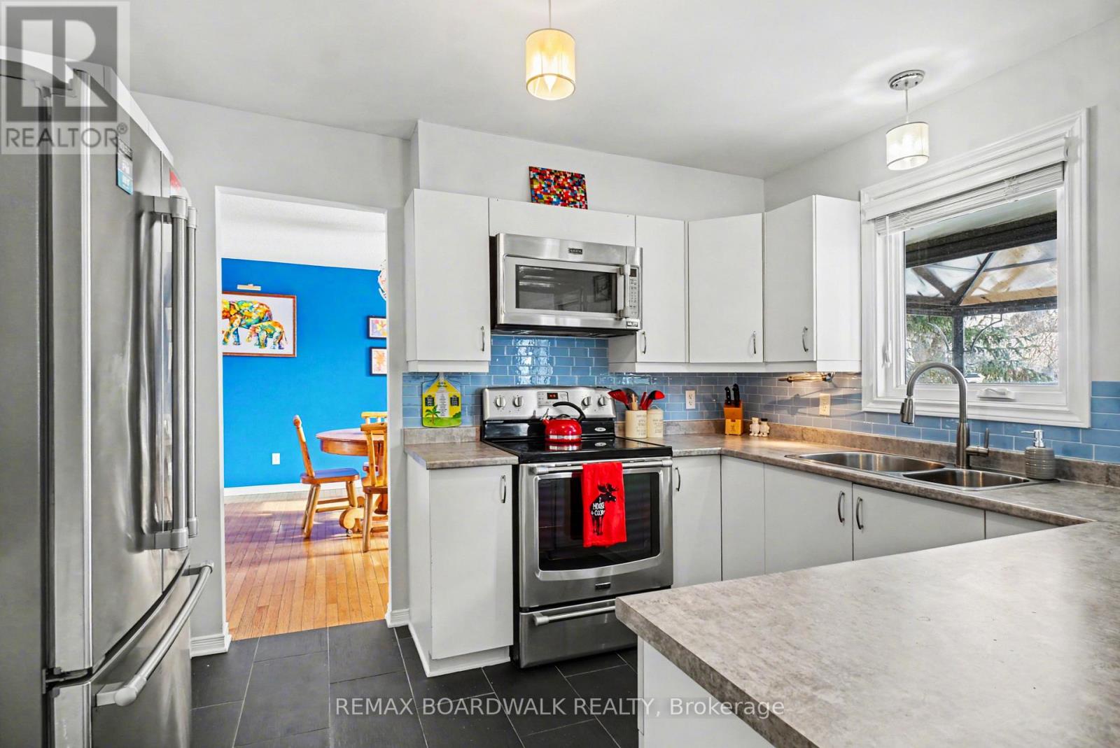 38 Lapointe Boulevard