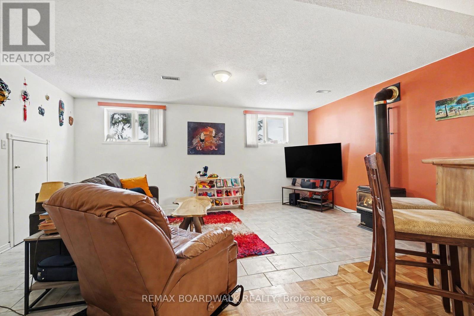 38 Lapointe Boulevard