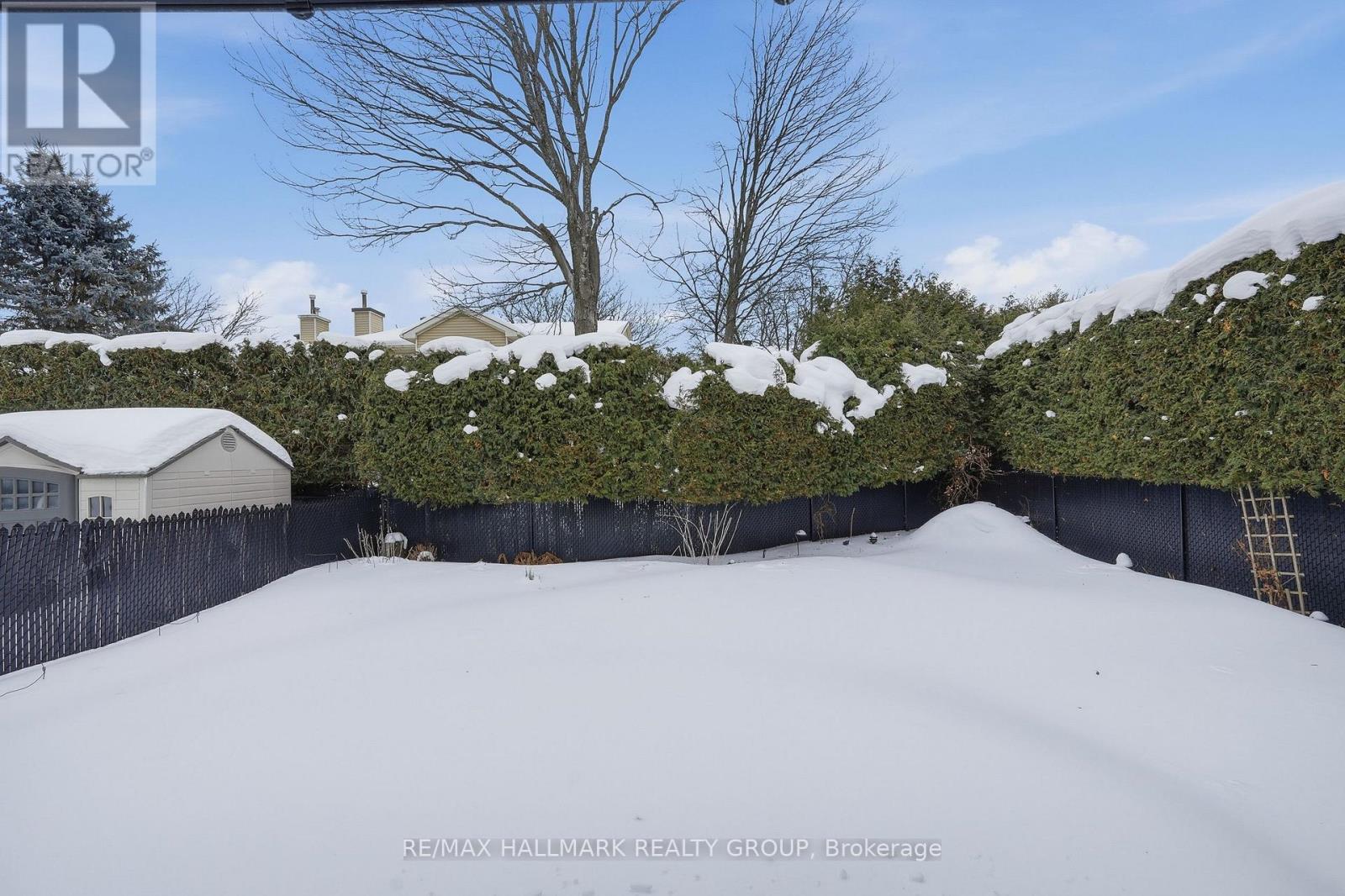 6066 Meadowhill Crescent