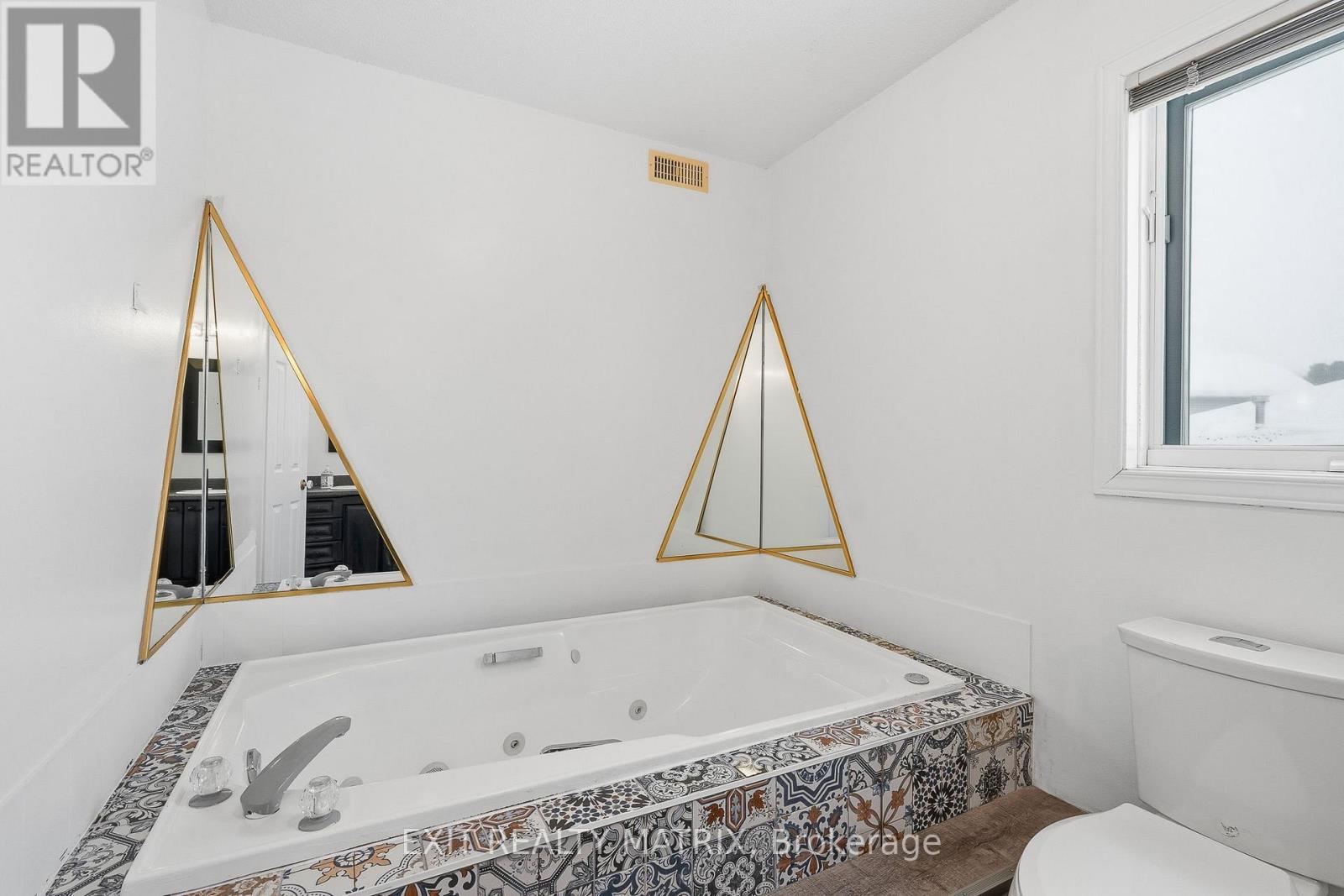 203 Montee Outaouais Road