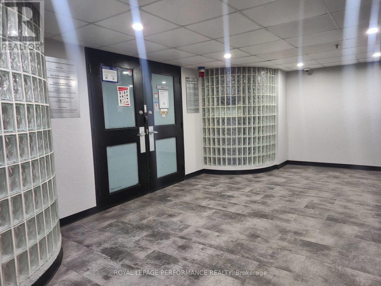 402 - 1440 Heron Road