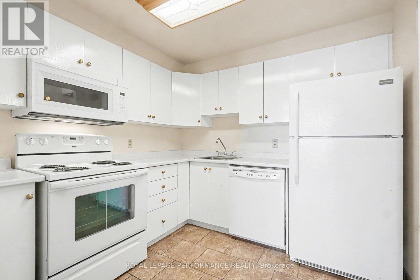 402 - 1440 Heron Road