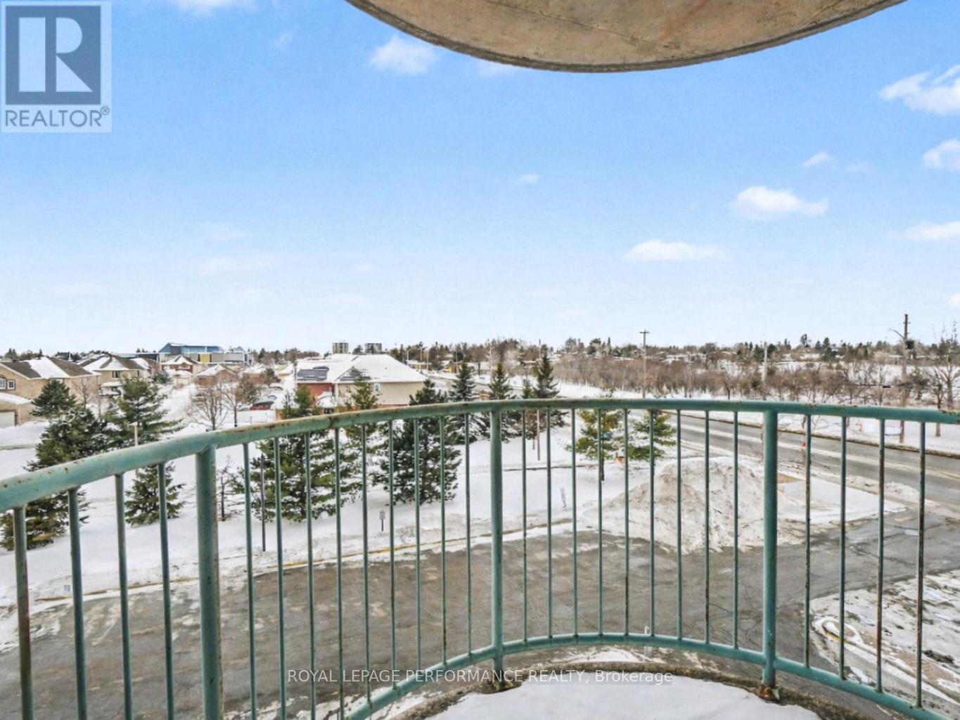 402 - 1440 Heron Road