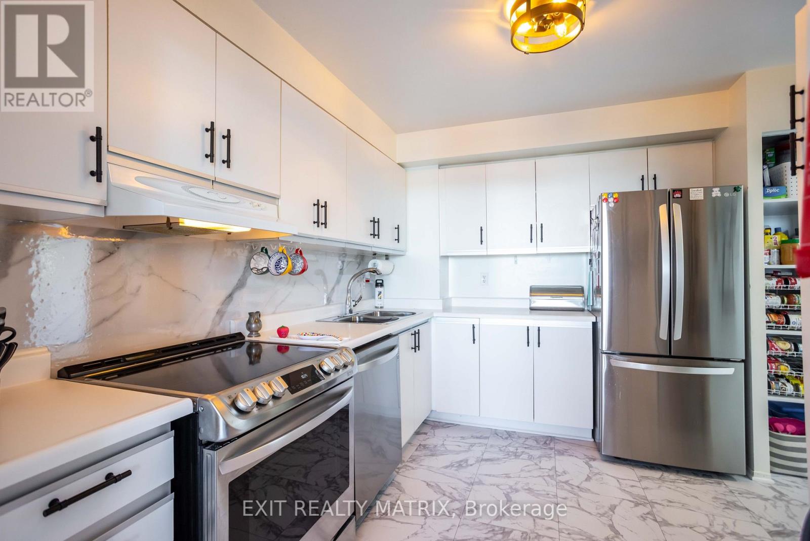 1007 - 2759 Carousel Crescent