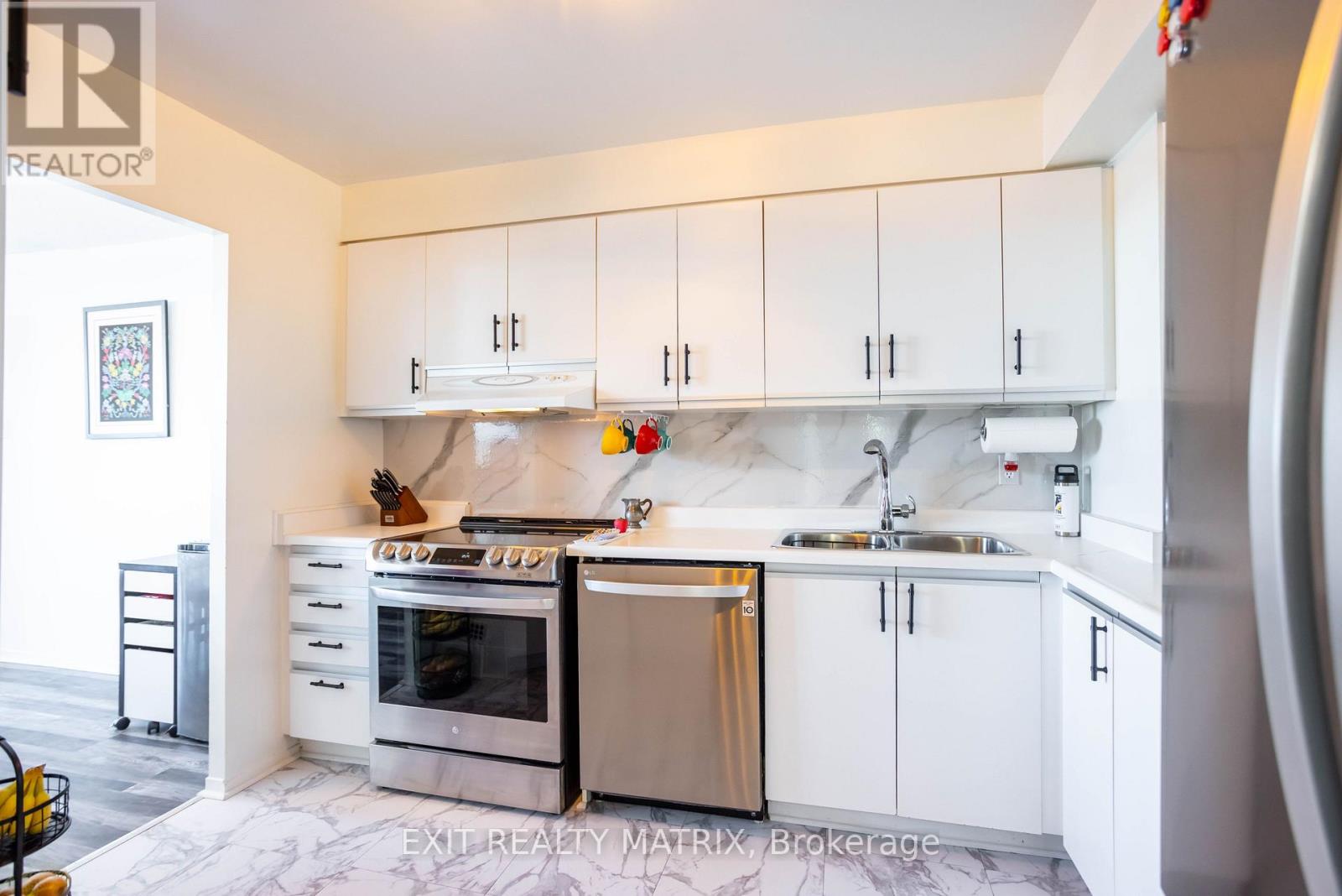 1007 - 2759 Carousel Crescent