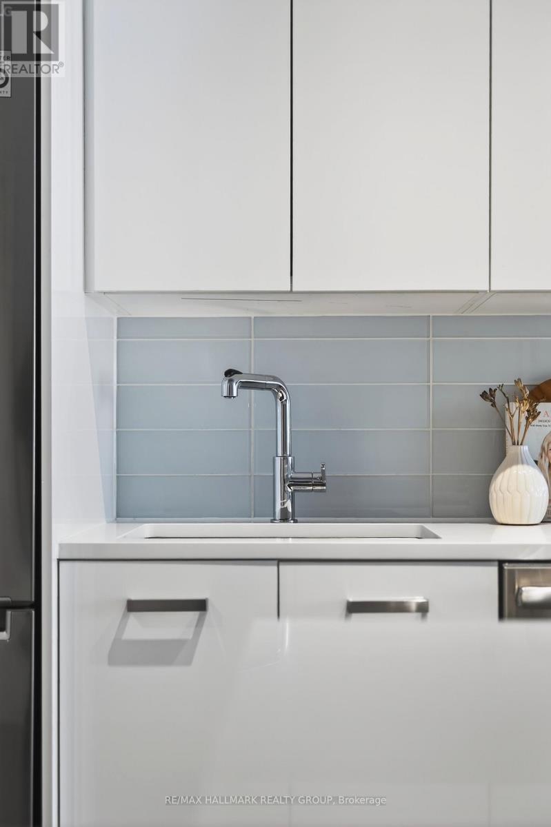 711 - 224 Lyon Street N