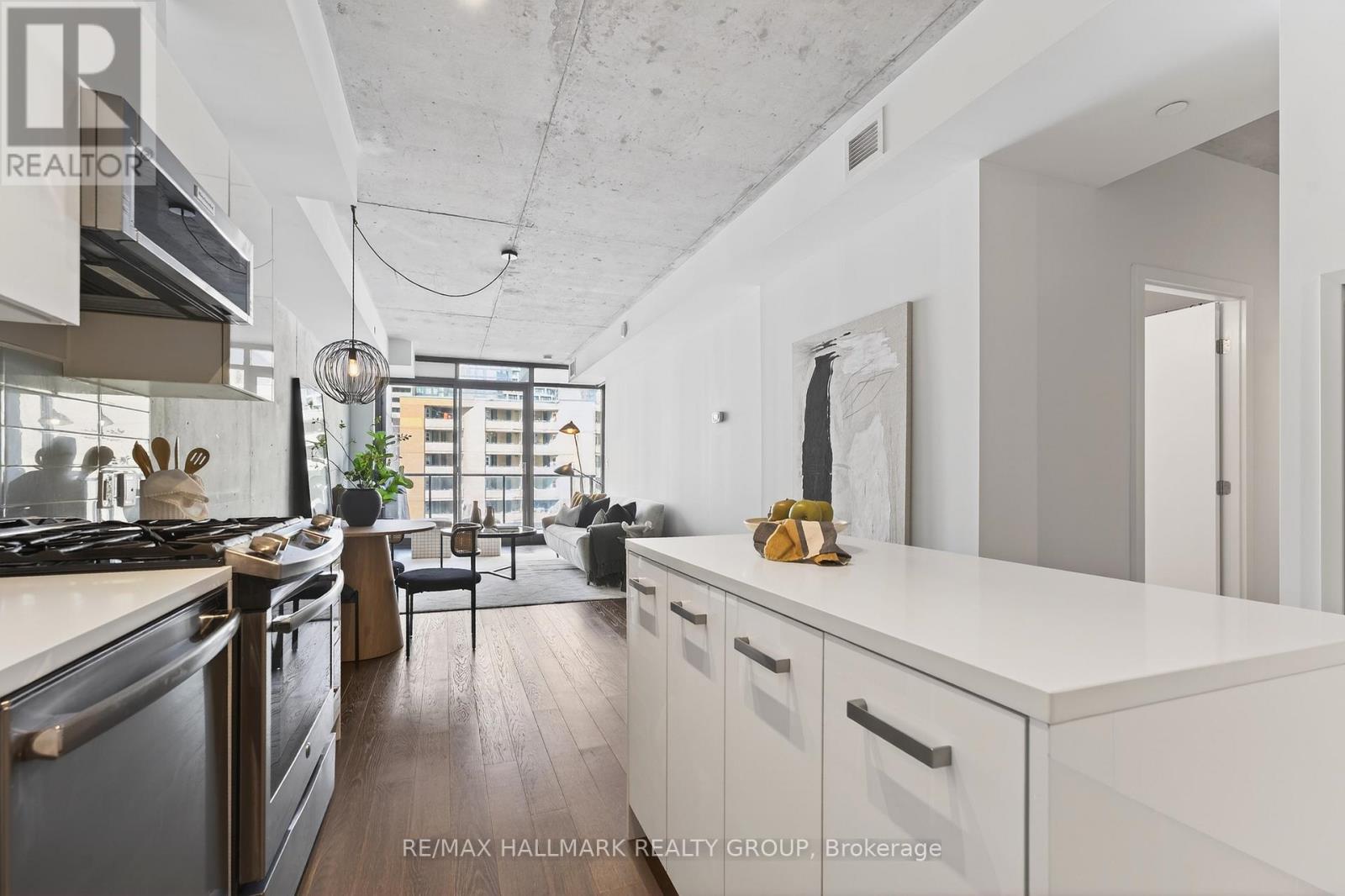 711 - 224 Lyon Street N