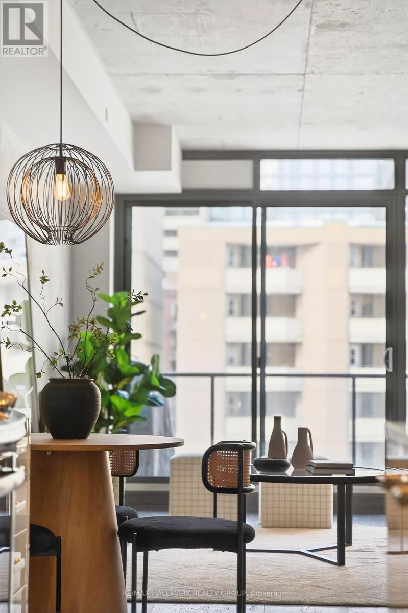 711 - 224 Lyon Street N