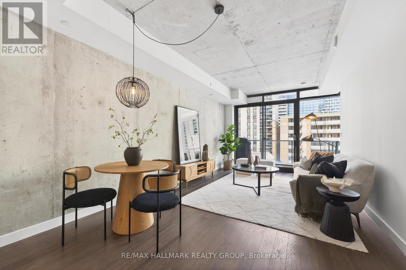 711 - 224 Lyon Street N