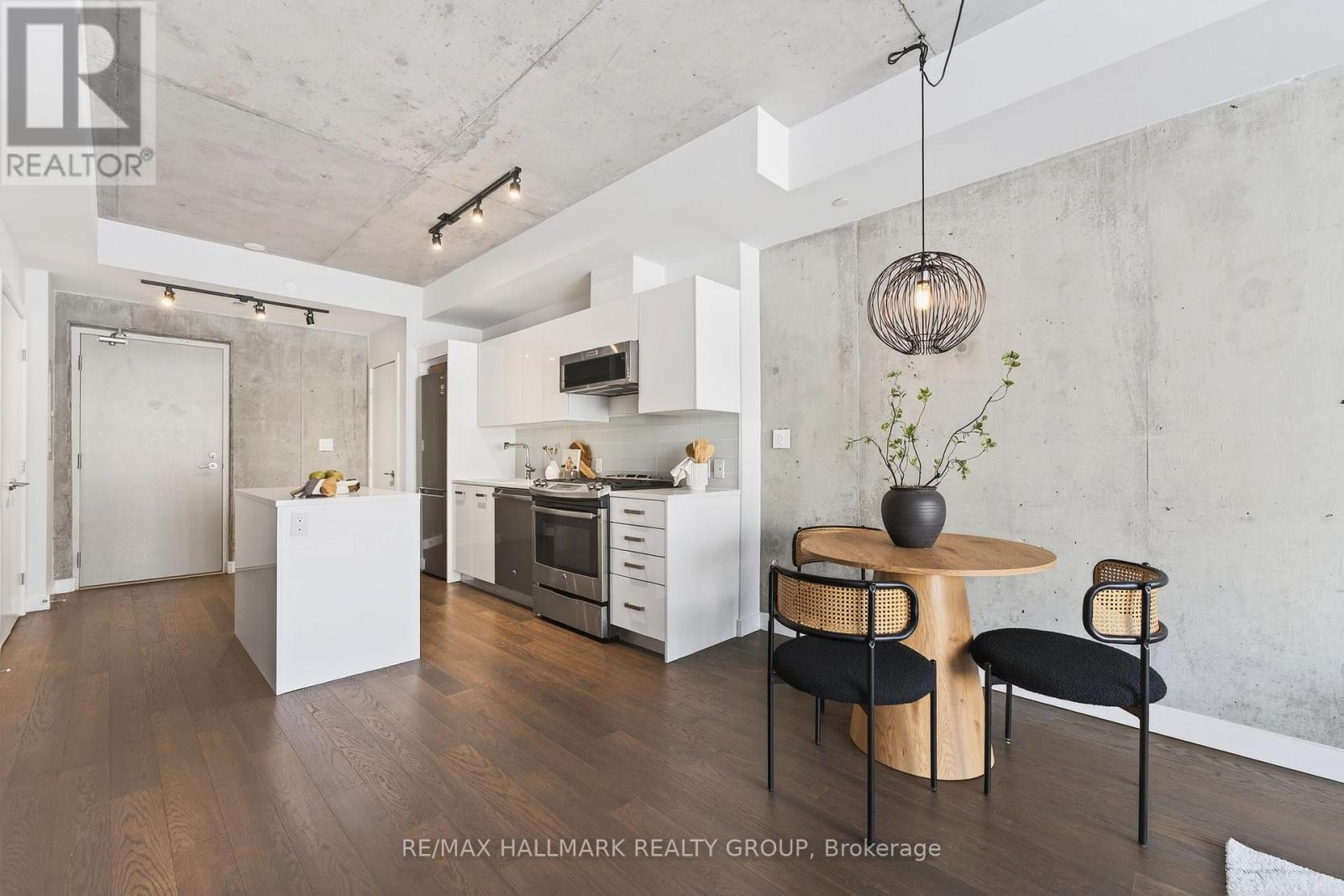 711 - 224 Lyon Street N