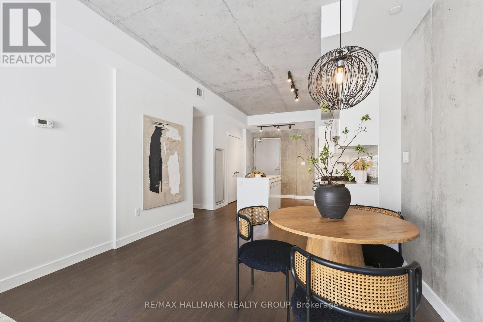 711 - 224 Lyon Street N