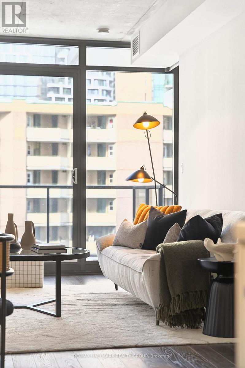 711 - 224 Lyon Street N