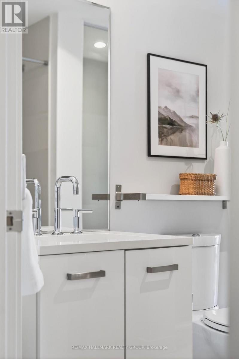 711 - 224 Lyon Street N