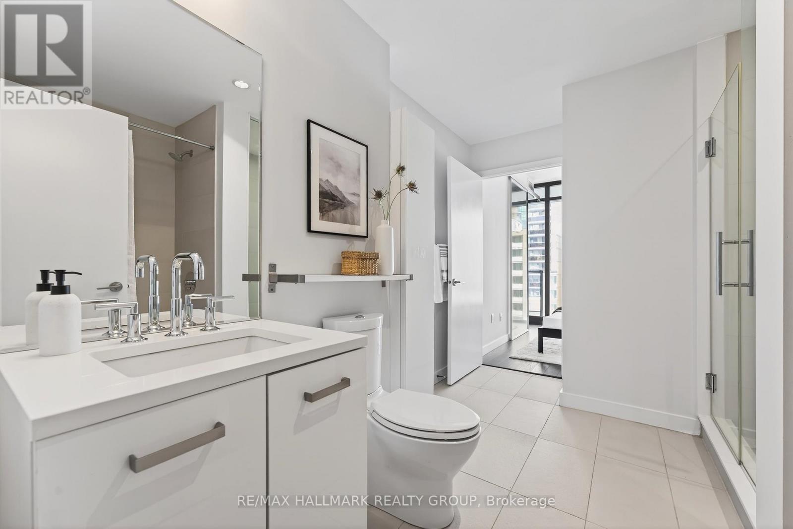 711 - 224 Lyon Street N