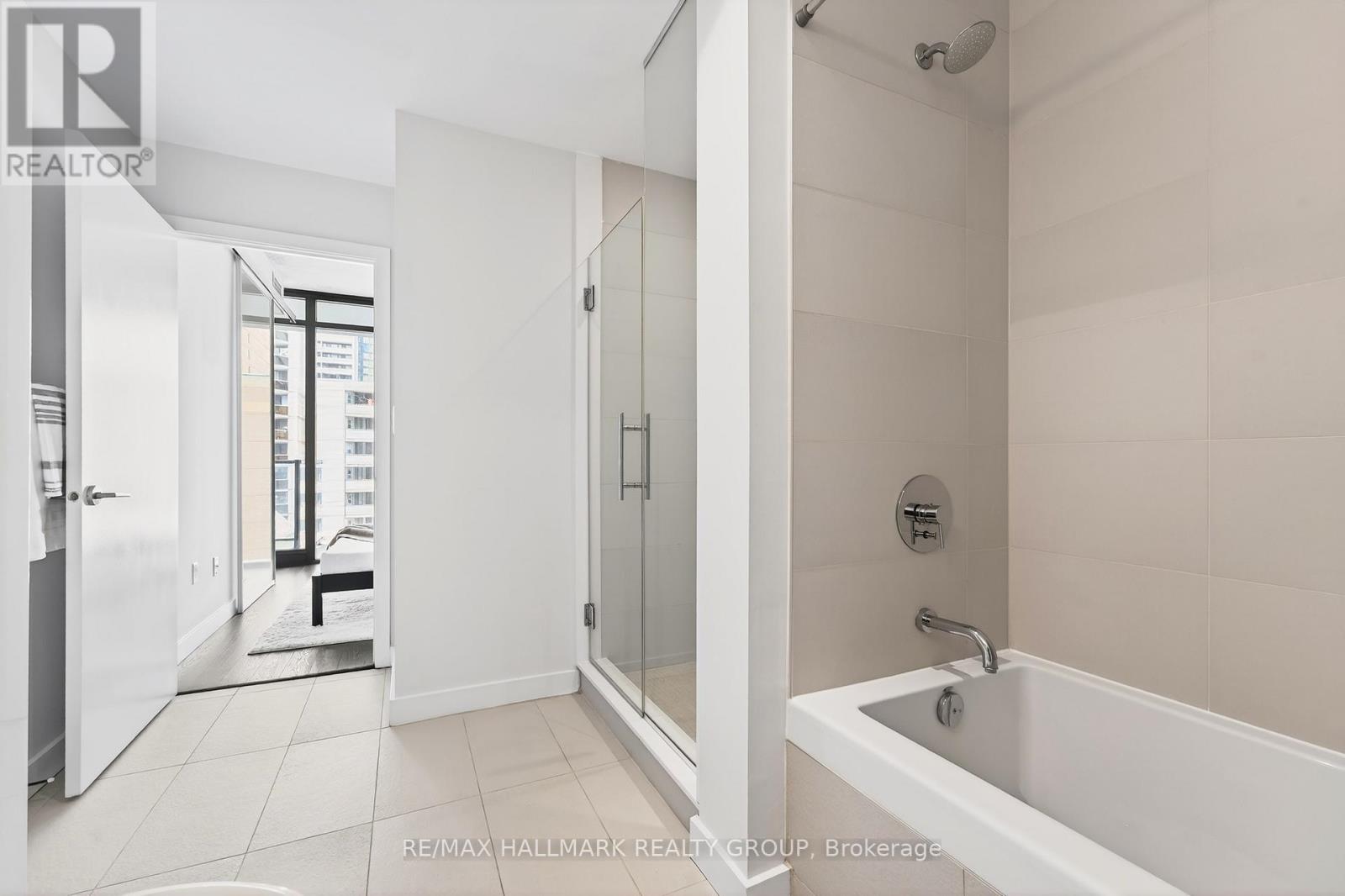 711 - 224 Lyon Street N