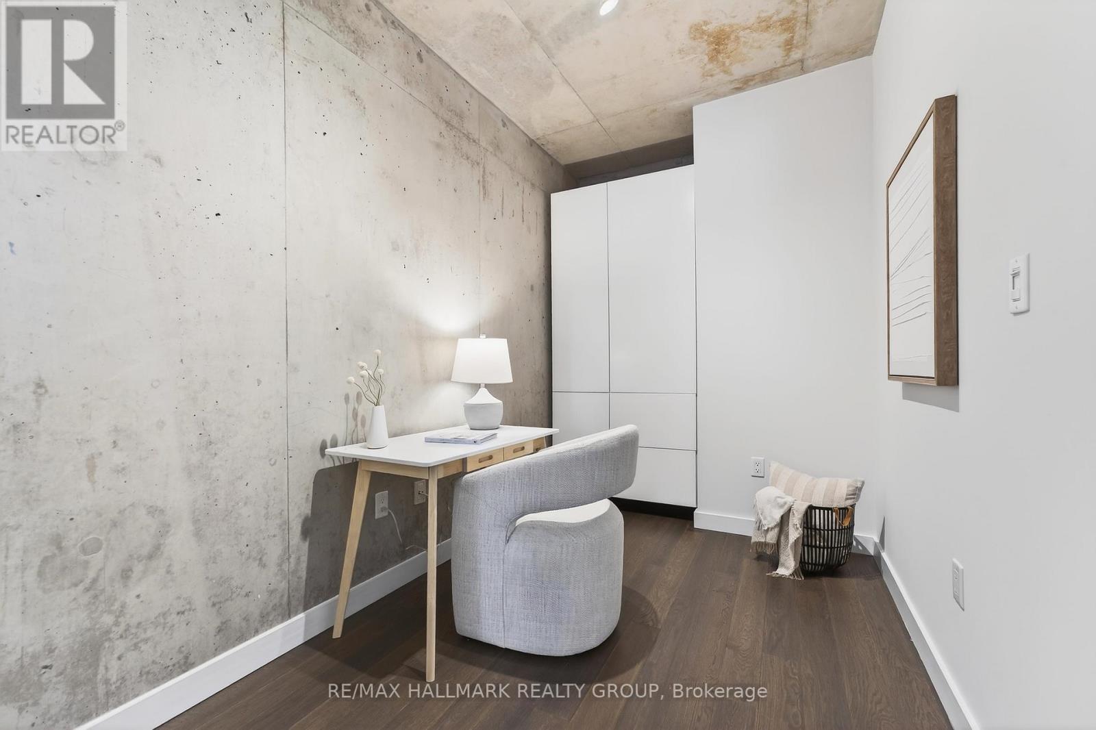 711 - 224 Lyon Street N