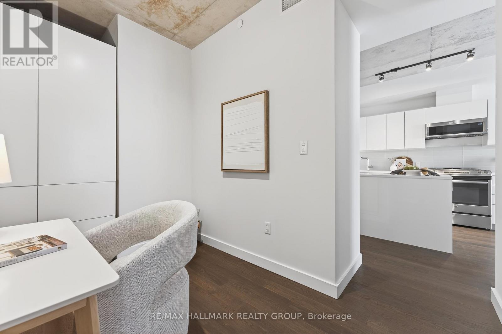 711 - 224 Lyon Street N