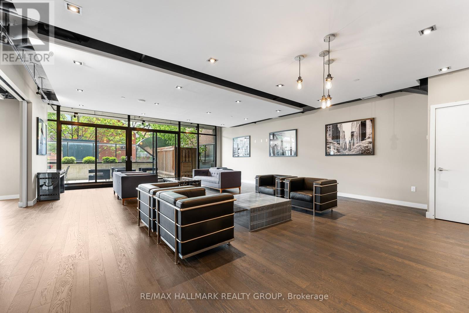 711 - 224 Lyon Street N