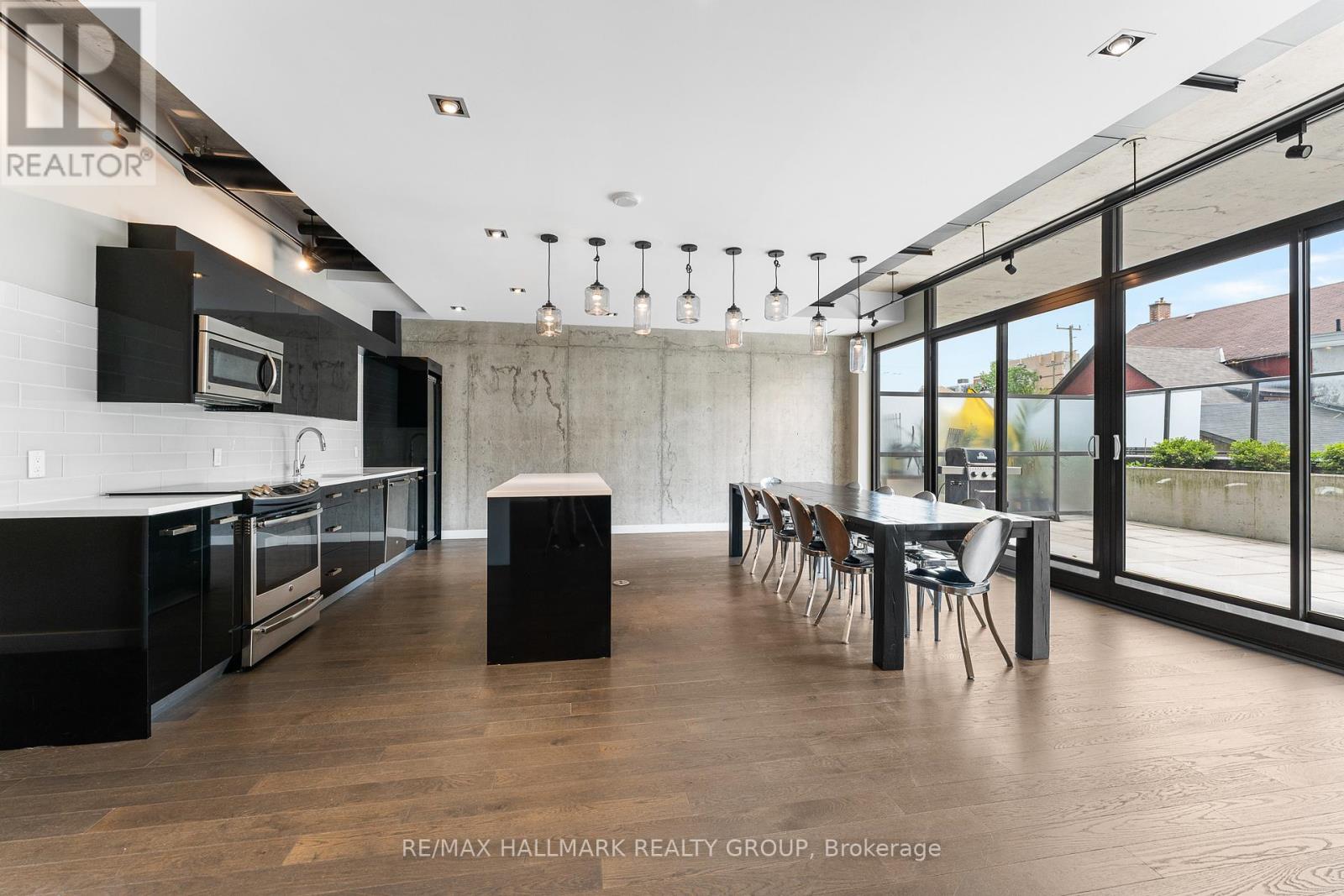 711 - 224 Lyon Street N